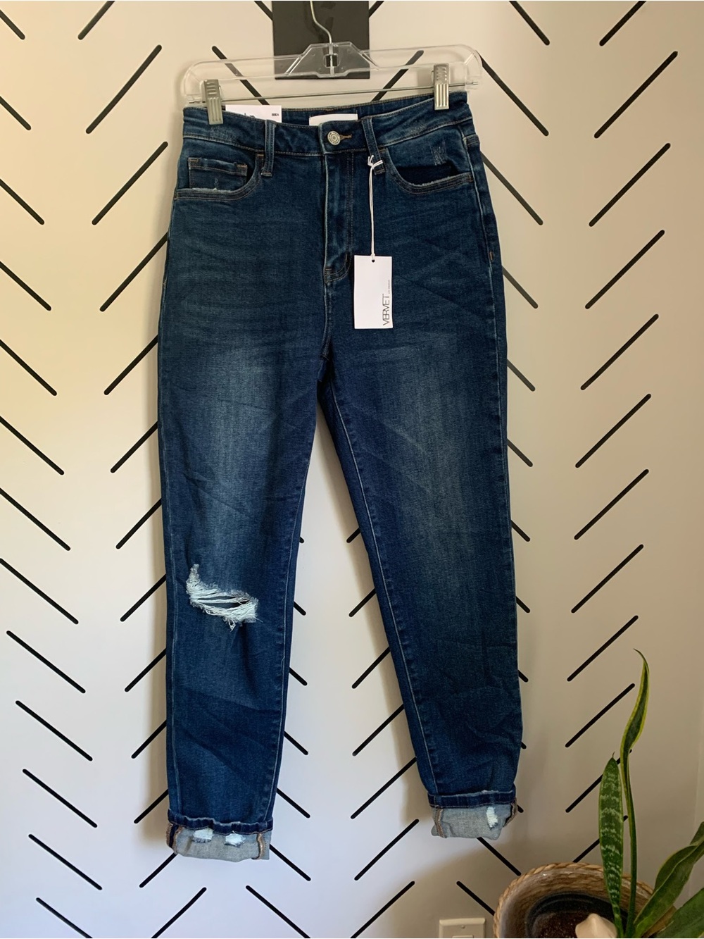 NWT vervet Erika stretch mom jeans dark wash distressed